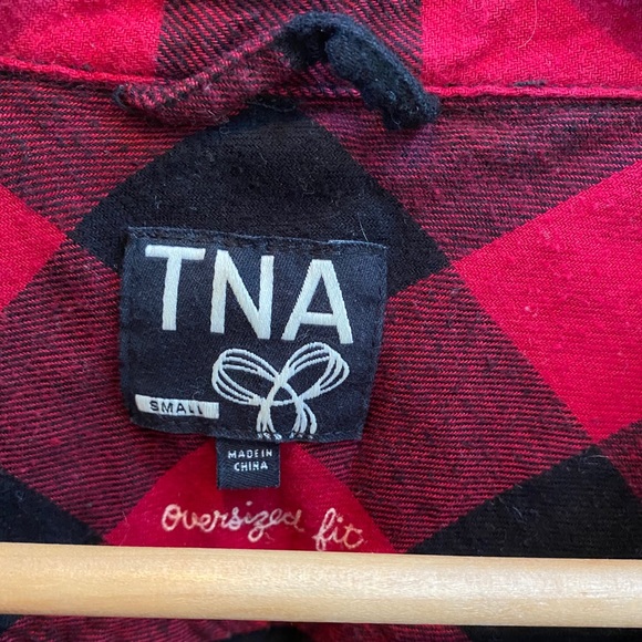 Aritzia boyfriend fit flannel - Picture 3 of 3